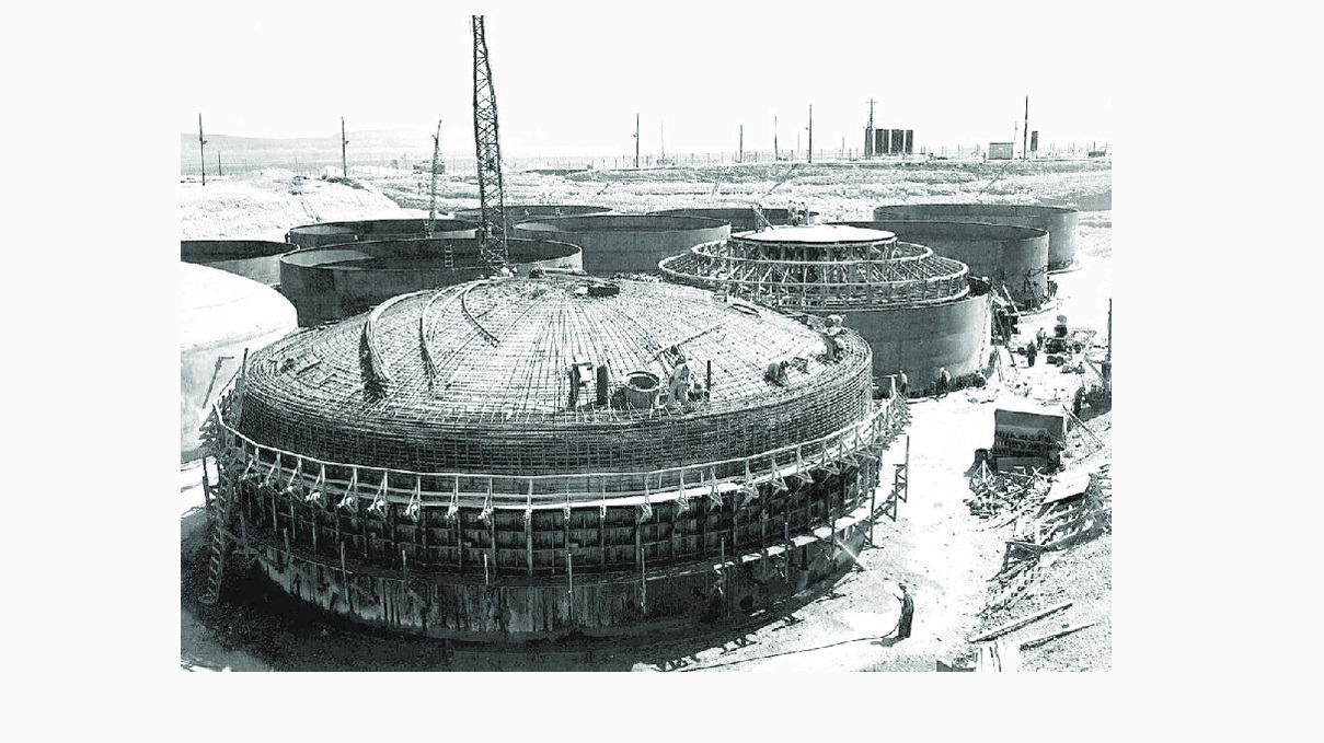 Background Construction of Nuclear Waste Storage Tanks at Hanford 1943